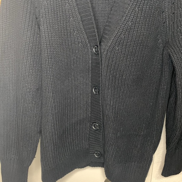 GAP cable knit button up sweater - Picture 6 of 11